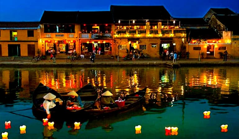 How many days travel in Hoi An